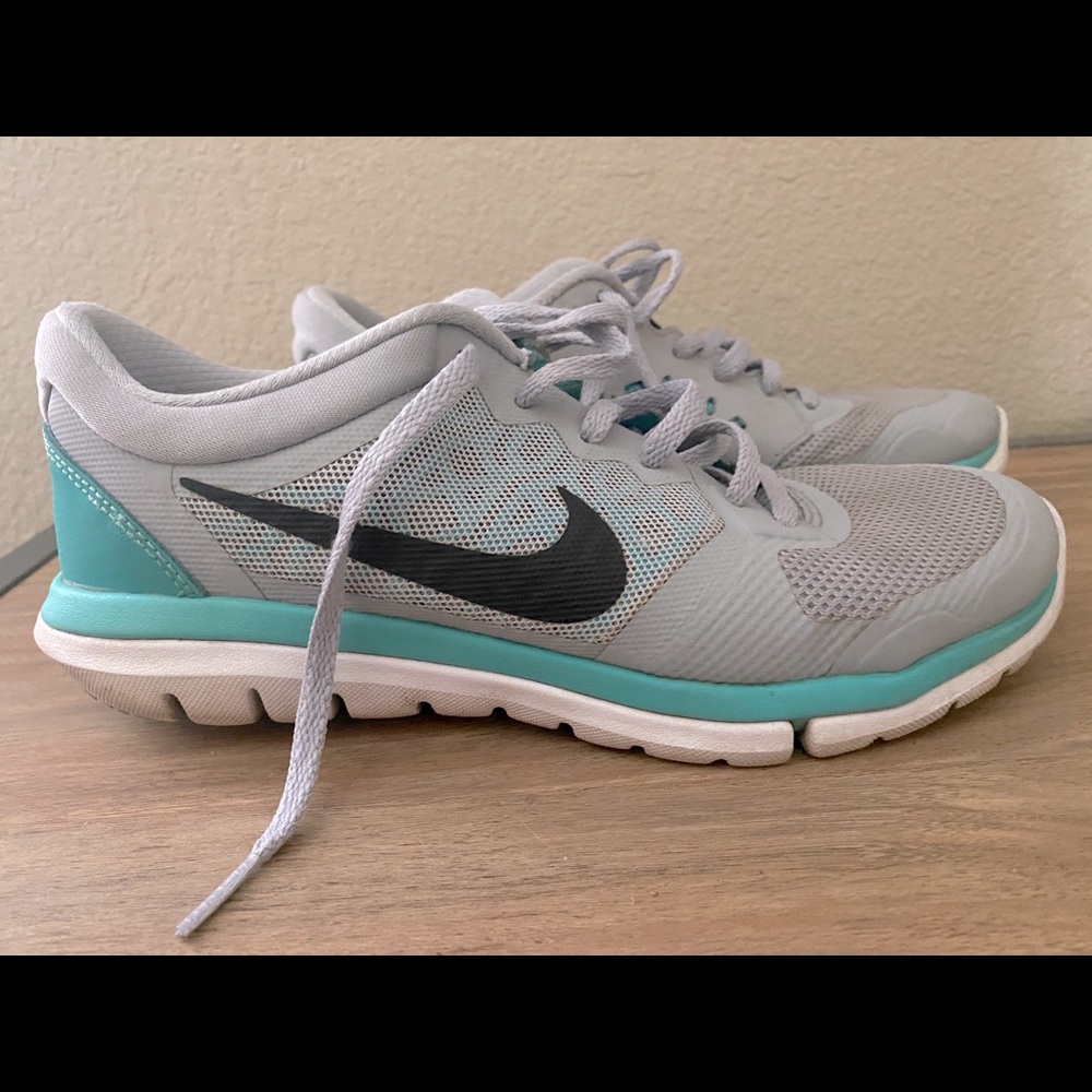 Nike Flex - women’s size 7.5